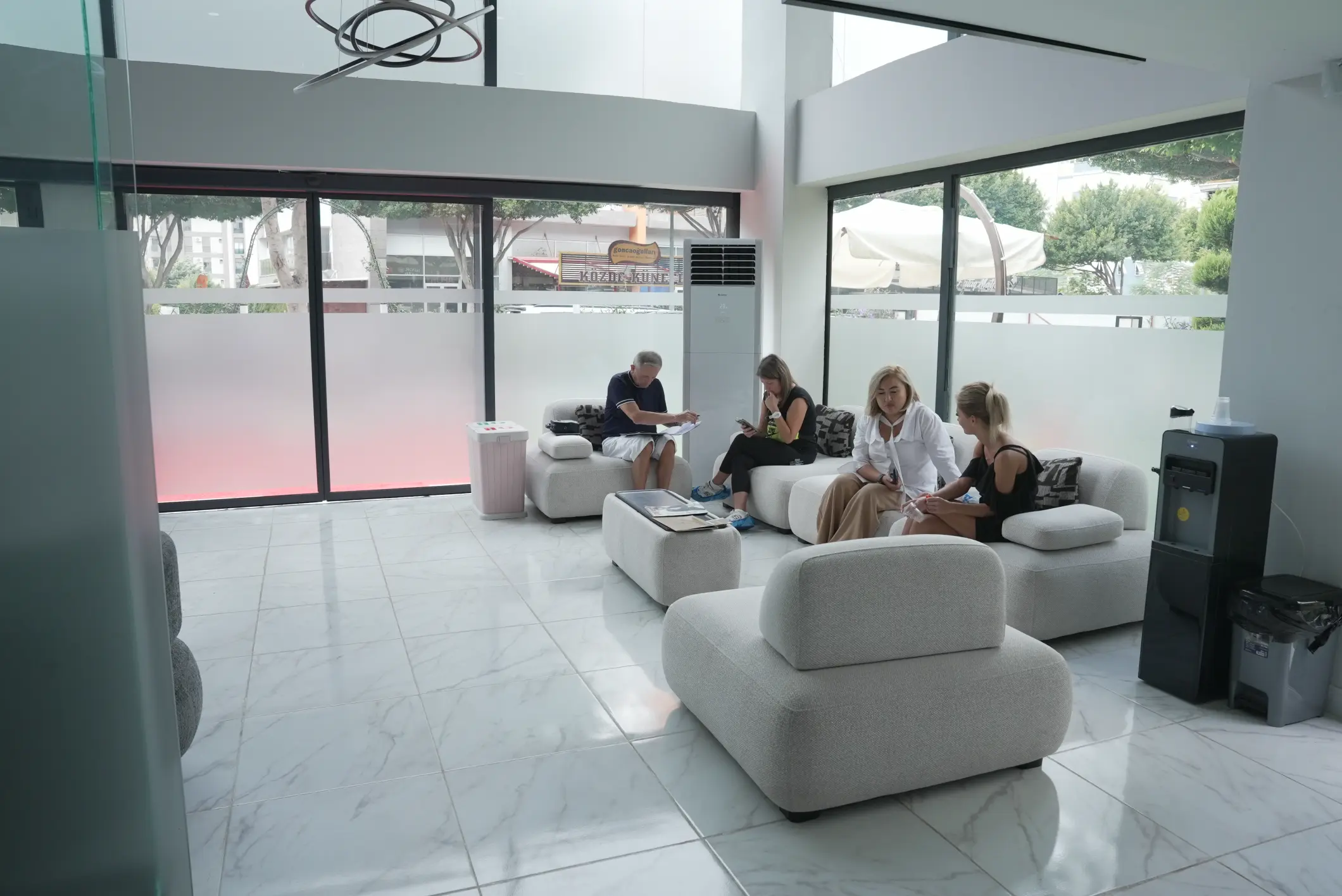 MİAS Dental Clinic Background